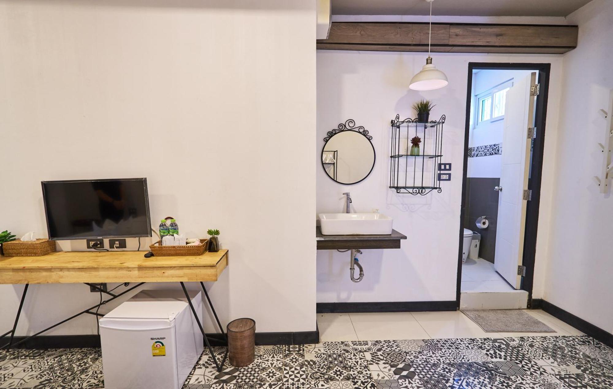Sherloft Home & Hostel Чиангмай Номер фото