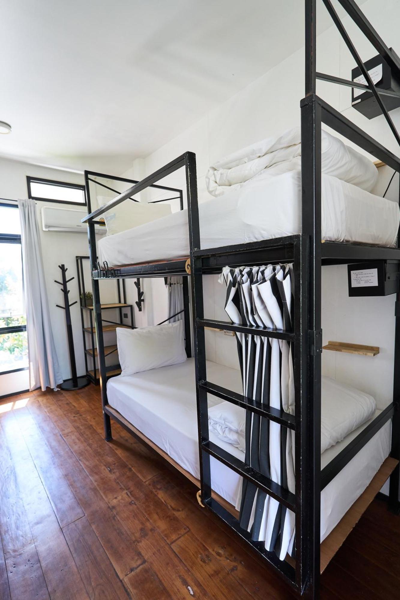 Sherloft Home & Hostel Чиангмай Экстерьер фото