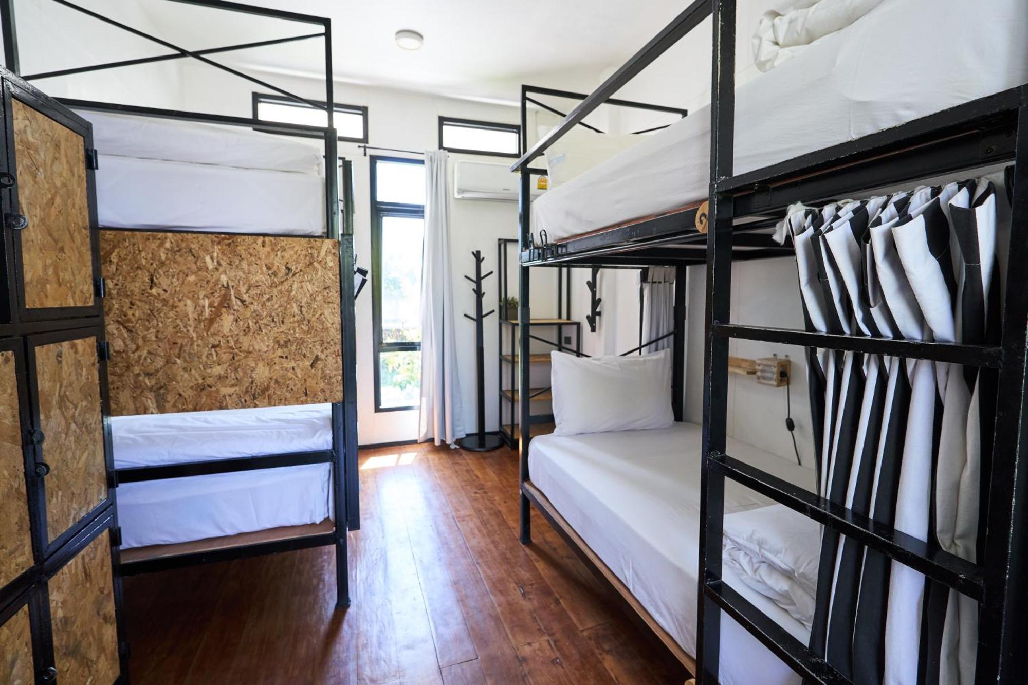 Sherloft Home & Hostel Чиангмай Номер фото