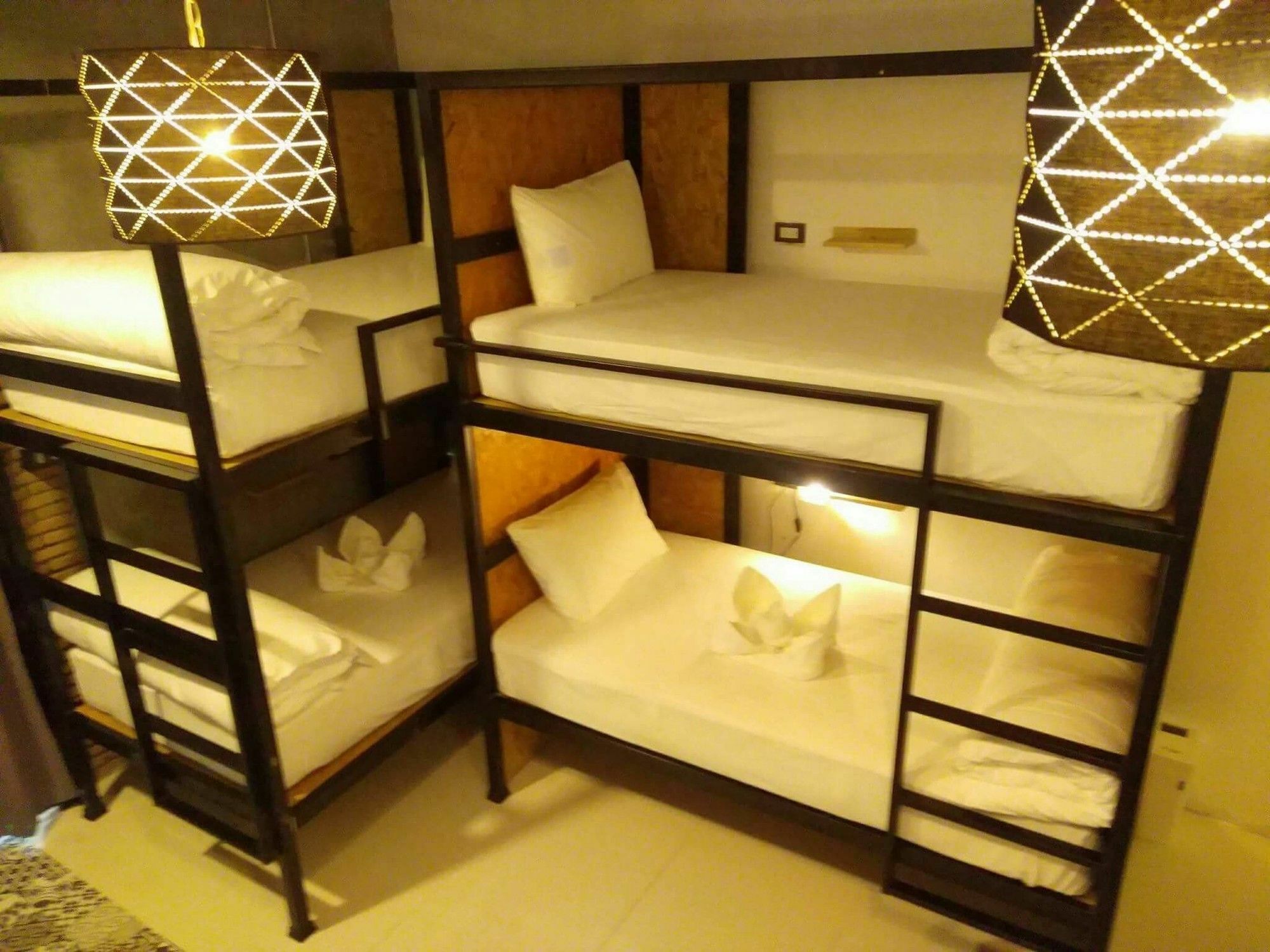 Sherloft Home & Hostel Чиангмай Экстерьер фото